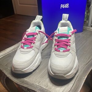 P448 tennis shoes 👟 size 39 white NIB 💌